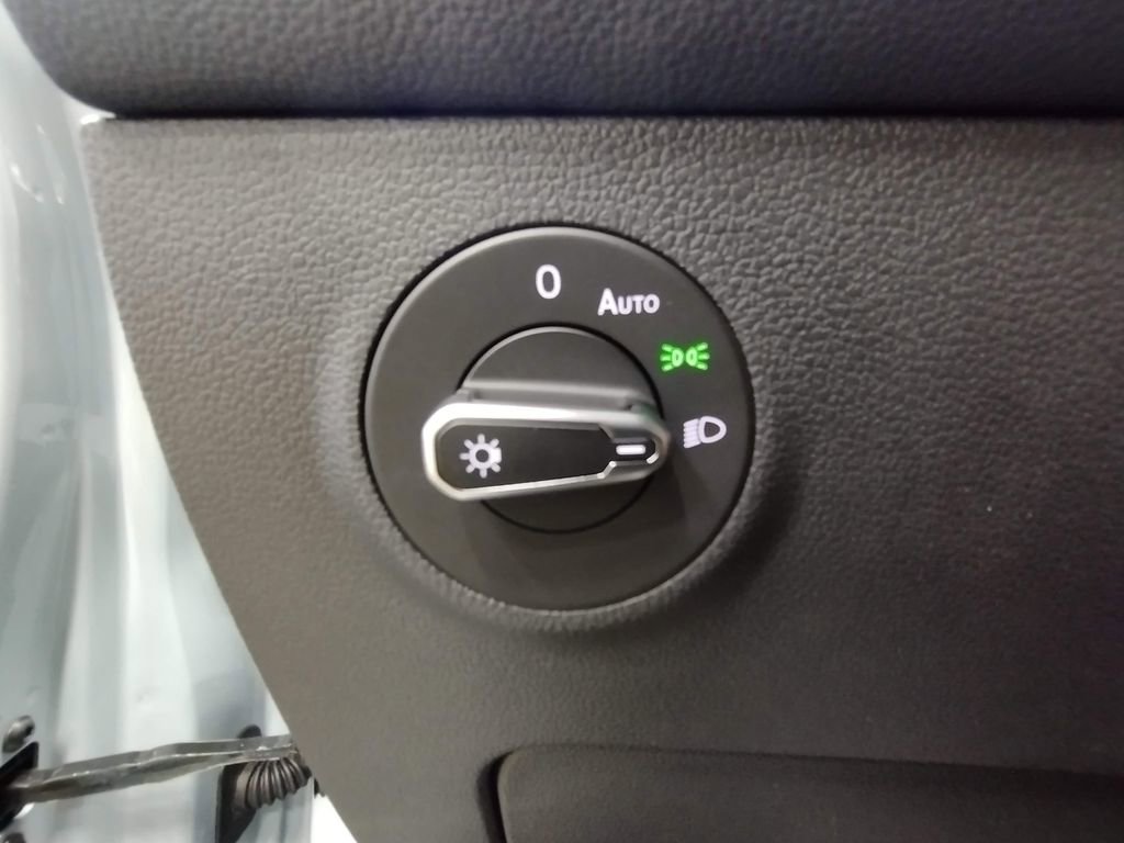 New 2026 Volkswagen Taos SEL AWD/4WD image 22