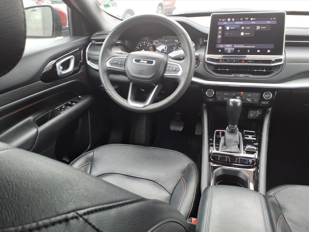 Used 2023 Jeep Compass Limited image 4