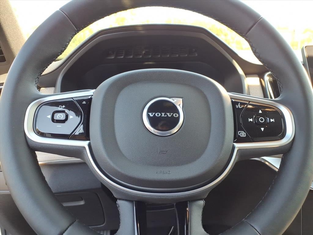 New 2026 Volvo XC90 B6 Plus w/ Protection Package Premier AWD/4WD image 25