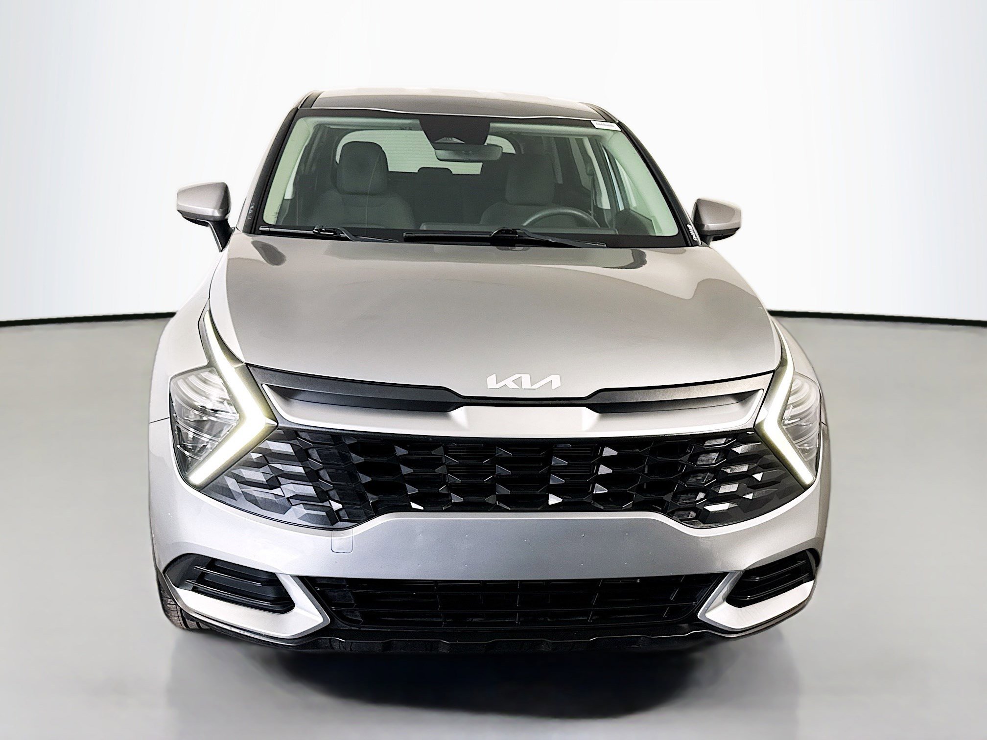 Used 2024 Kia Sportage LX image 2