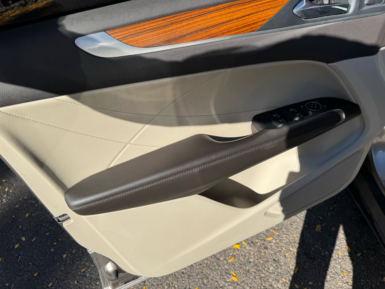 Used 2019 Lincoln MKC Select w/ Select Plus Package image 9