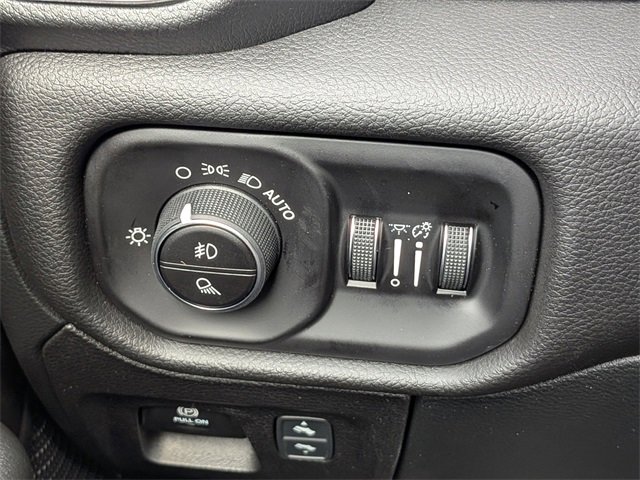 New 2026 RAM 1500 4x4 Crew Cab image 24