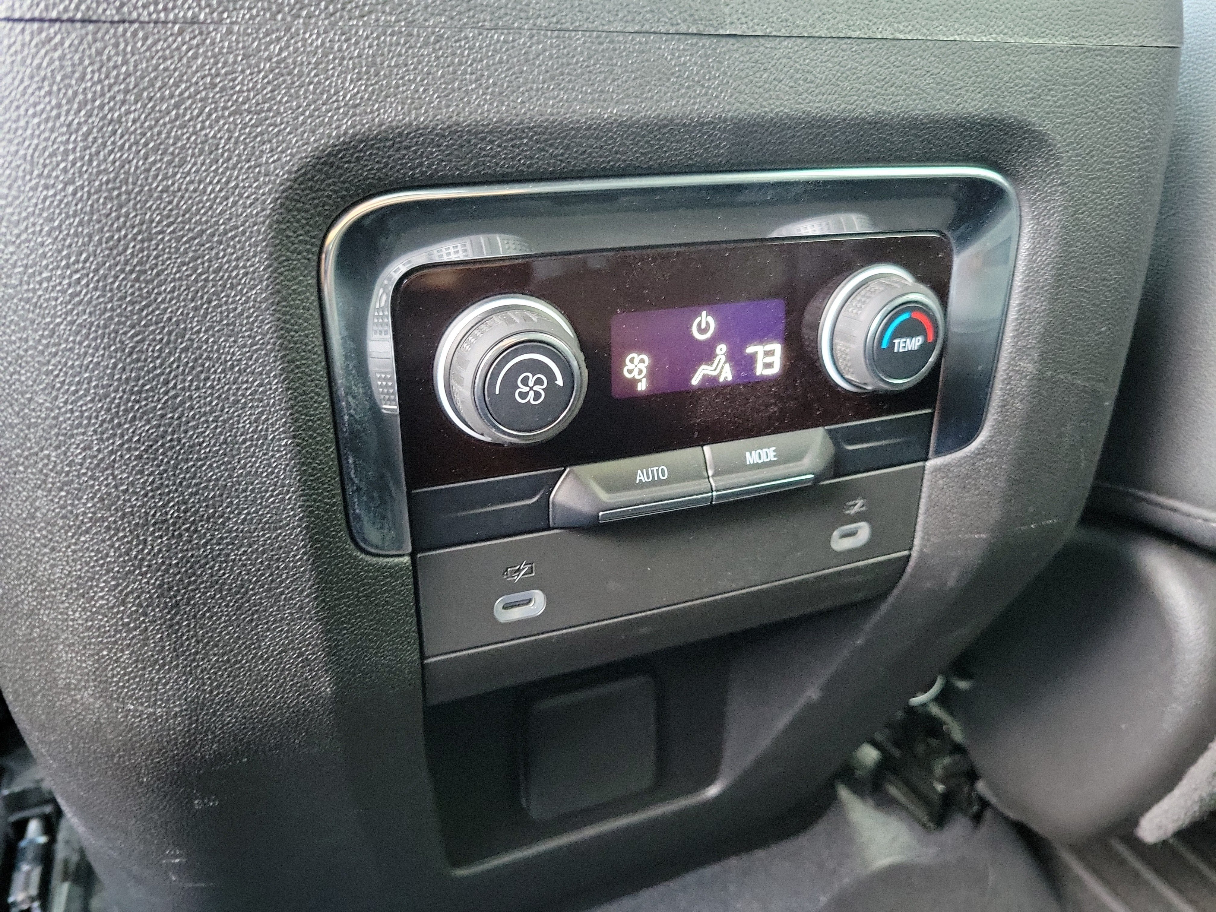 Used 2023 Chevrolet Suburban RST AWD/4WD image 18