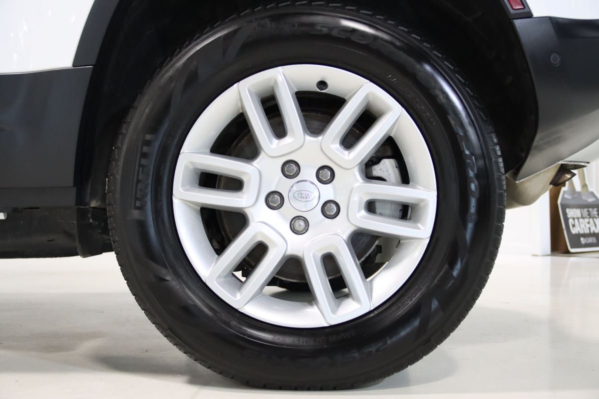Used 2025 Land Rover Defender 110 S AWD/4WD image 76