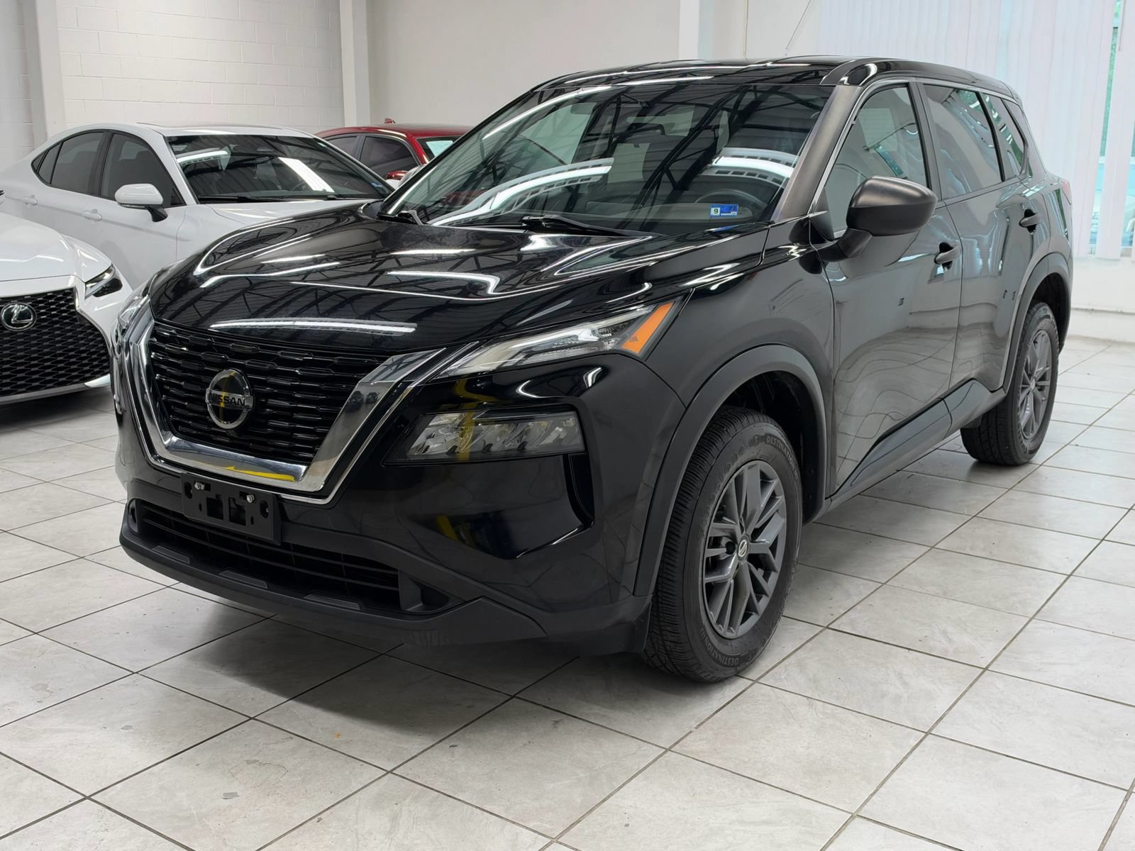 Used 2021 Nissan Rogue S AWD/4WD image 3