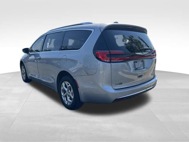 Used 2021 Chrysler Pacifica Limited AWD/4WD image 5