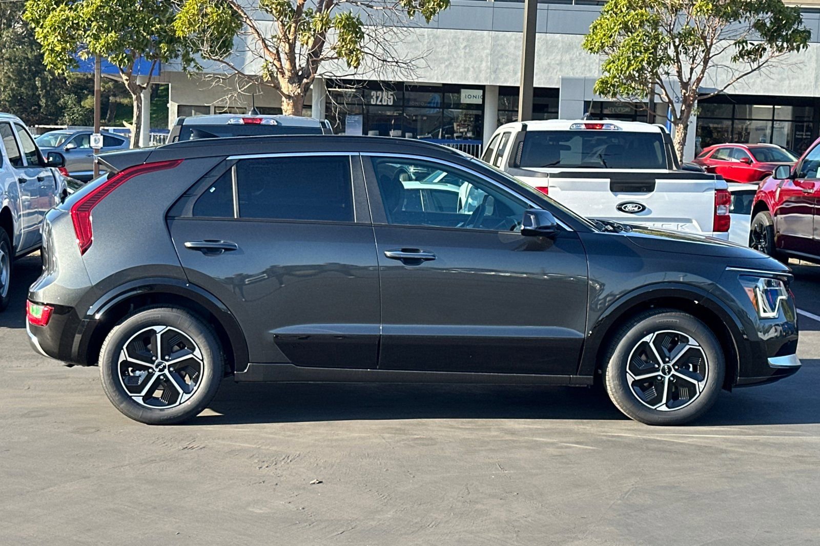 New 2026 Kia Niro SX image 3