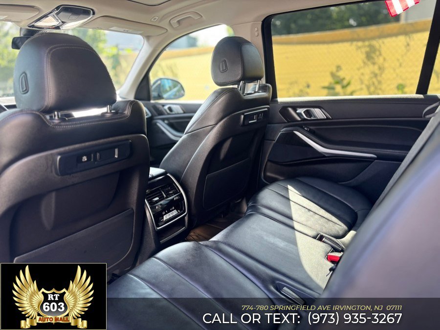 Used 2022 BMW X7 xDrive40i AWD/4WD image 10