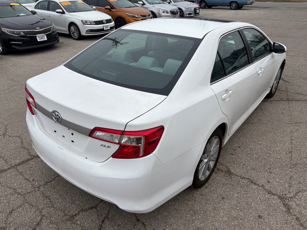 Used 2014 Toyota Camry XLE image 4