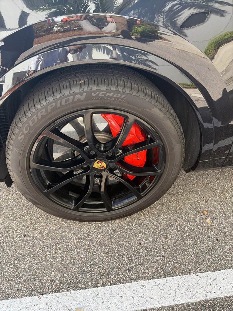 Used 2020 Porsche Cayenne Turbo image 16