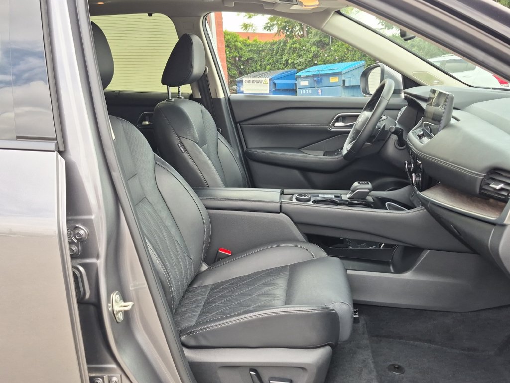 Certified 2025 Nissan Rogue Platinum w/ Platinum Premium Package AWD/4WD image 33