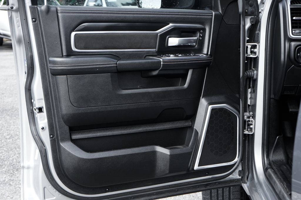 Used 2022 RAM 2500 Laramie w/ Night Edition image 16