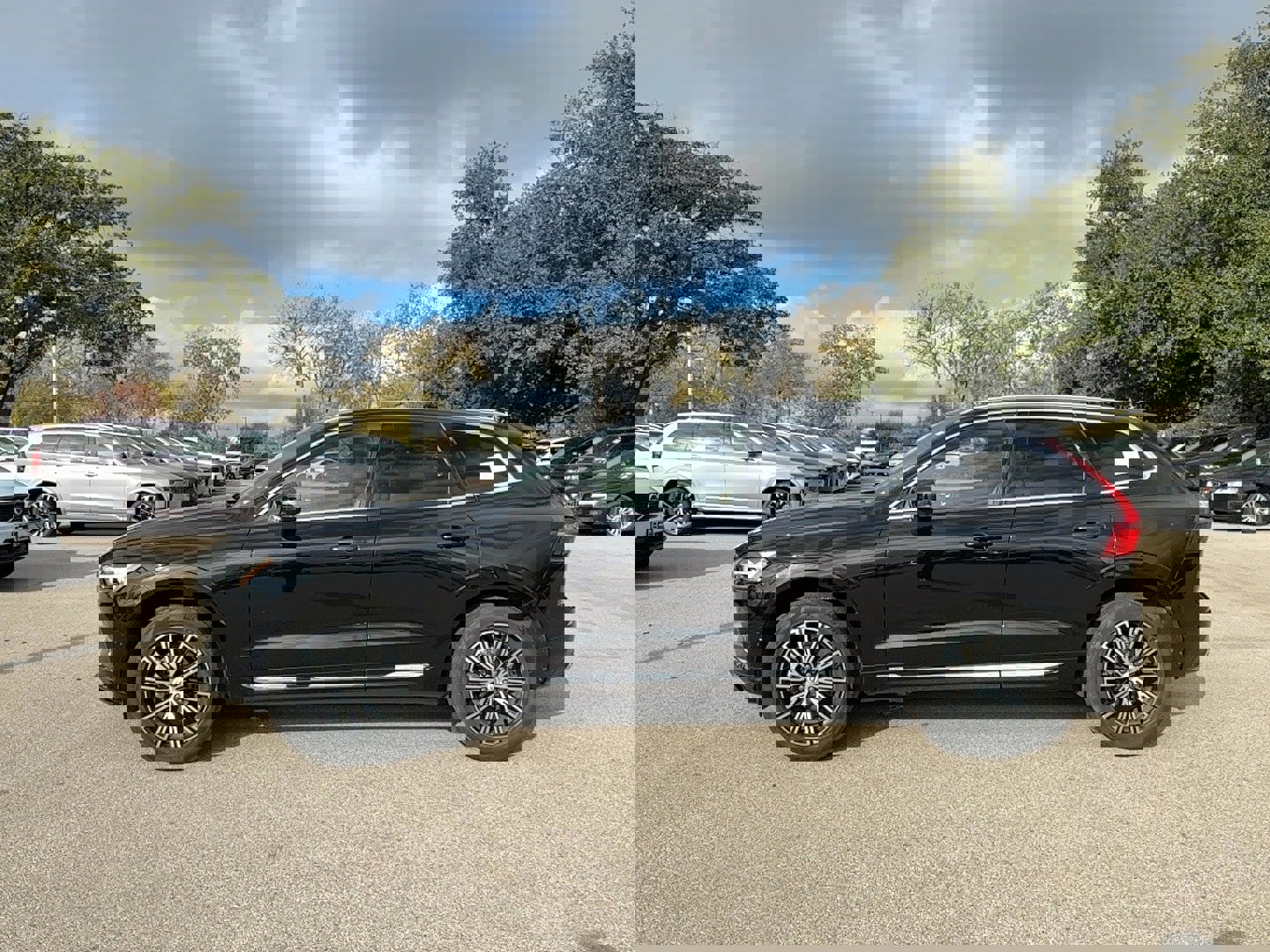 Used 2020 Volvo XC60 T5 Inscription image 3