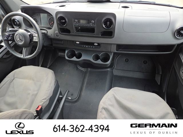 Used 2025 Mercedes-Benz Sprinter 2500 image 33