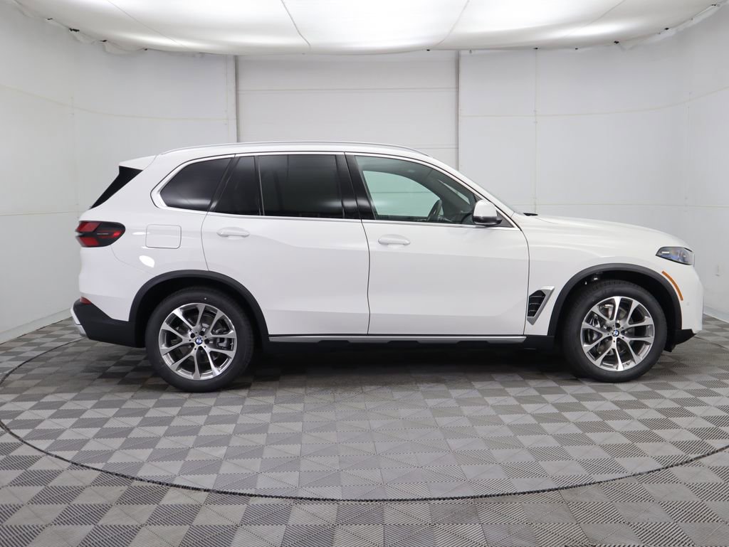 New 2026 BMW X5 xDrive40i w/ Premium Package image 4