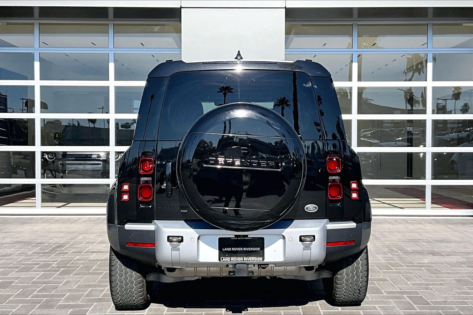 Used 2023 Land Rover Defender 110 SE AWD/4WD image 4