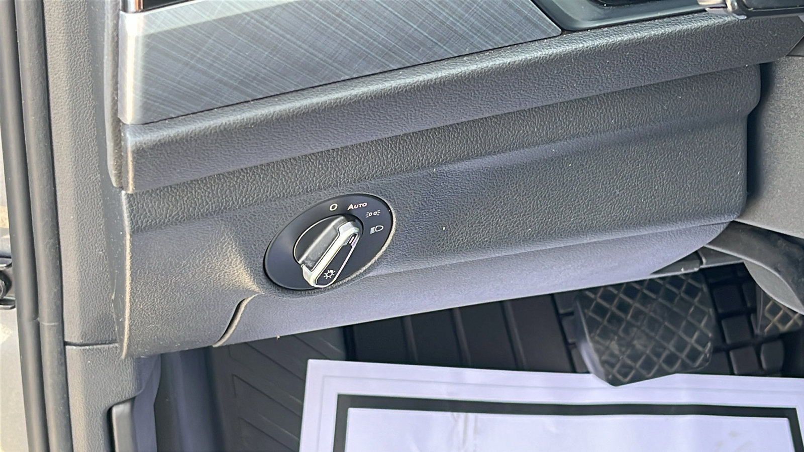 Used 2024 Volkswagen Jetta SE image 13