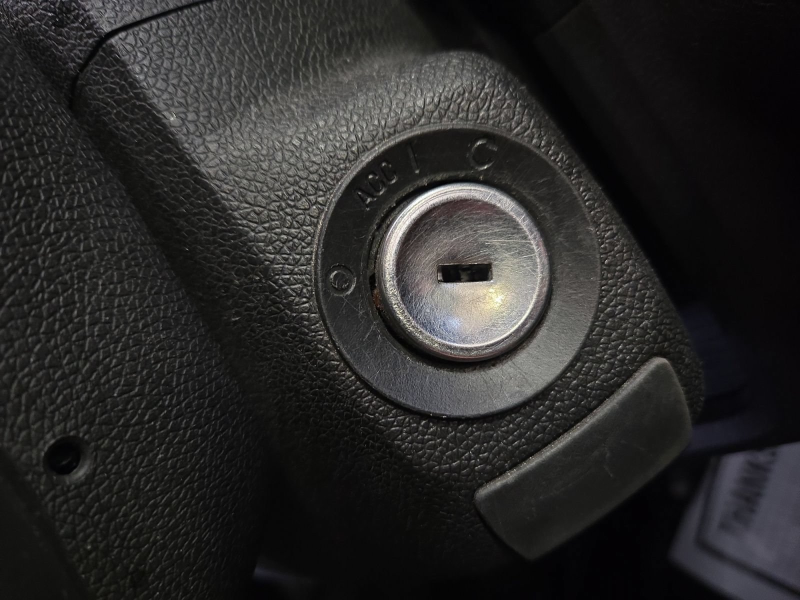 Used 2016 GMC Acadia SLE FWD image 21