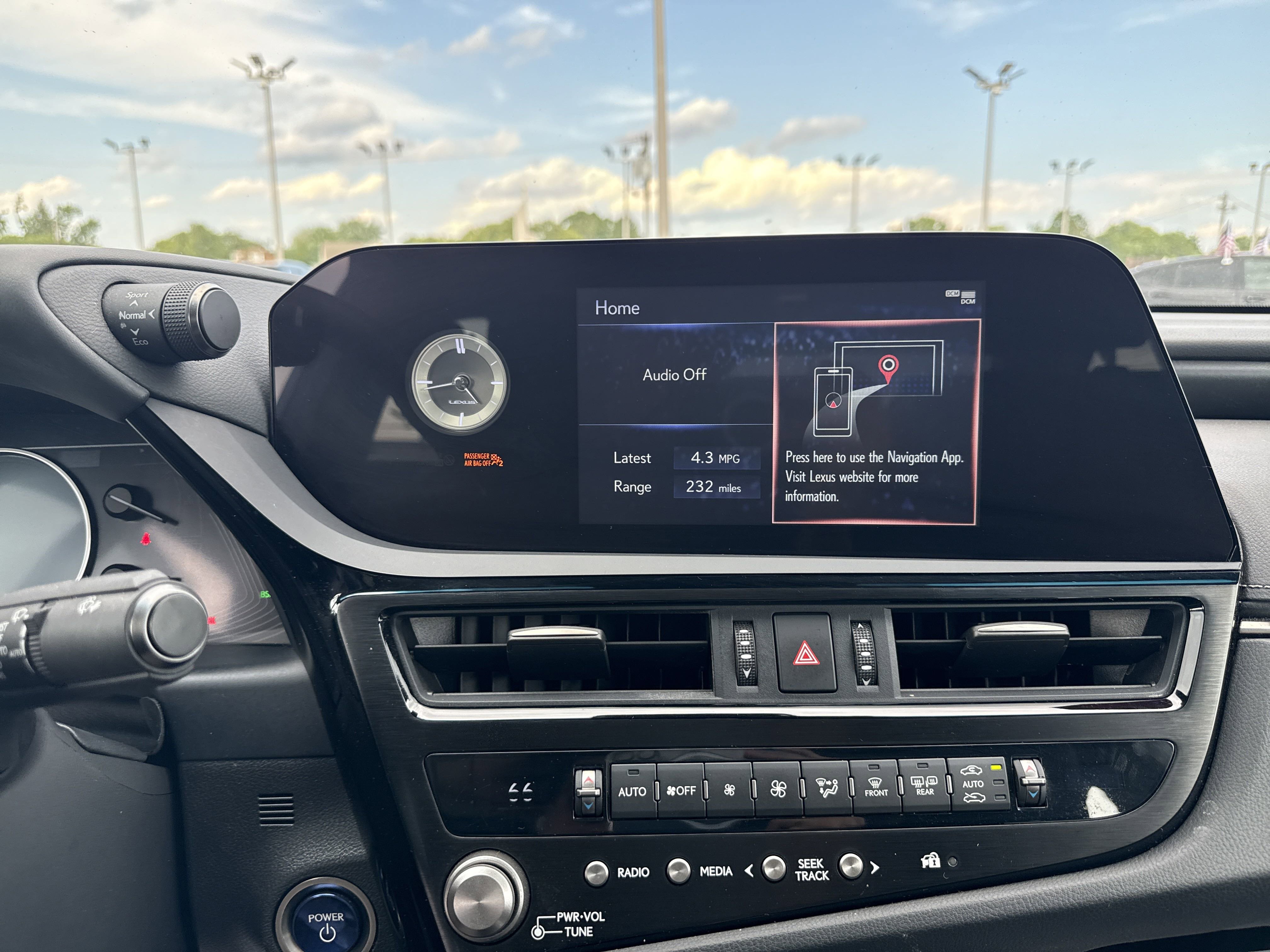 Used 2022 Lexus ES 300h w/ Premium Package image 13