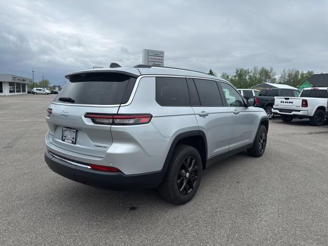 Used 2023 Jeep Grand Cherokee L Limited w/ Luxury Tech Group II AWD/4WD image 5