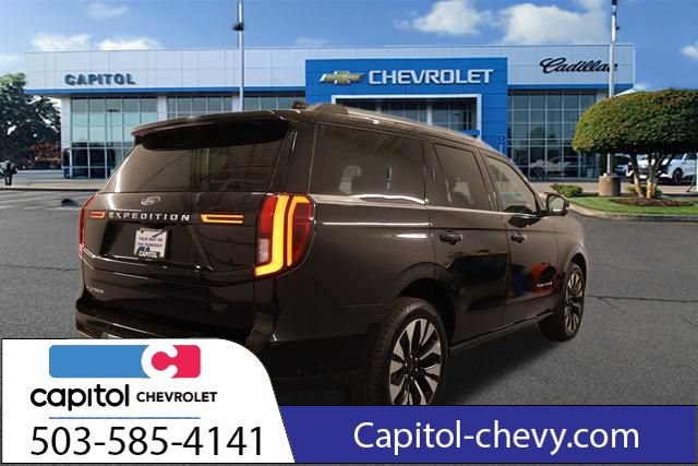 Used 2025 Ford Expedition Platinum w/ Driver's Package AWD/4WD image 3