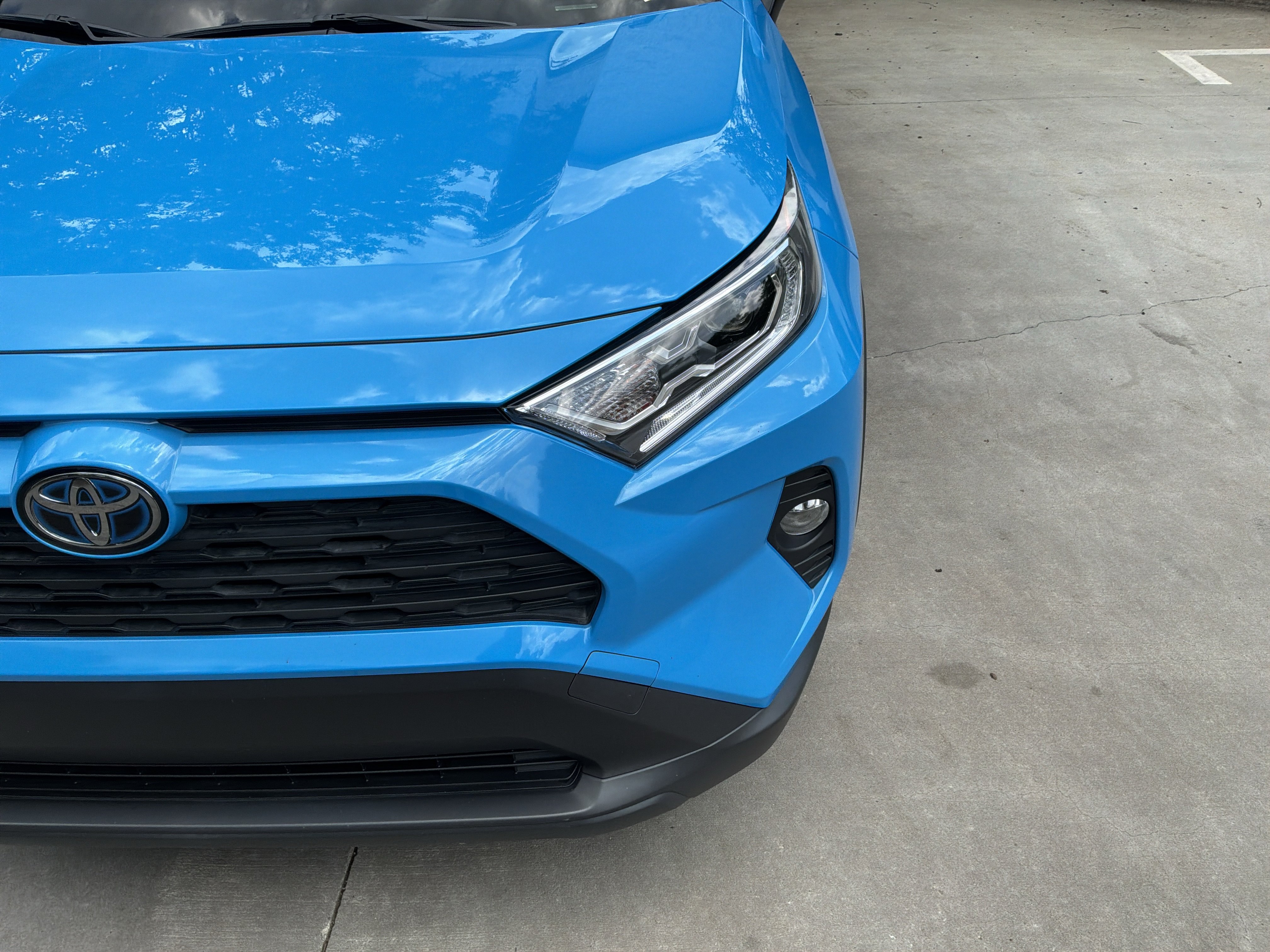 Used 2020 Toyota RAV4 XLE w/ Convenience Package AWD/4WD image 6