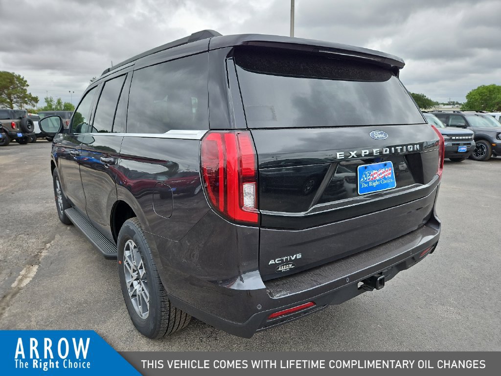 New 2026 Ford Expedition Active RWD image 9