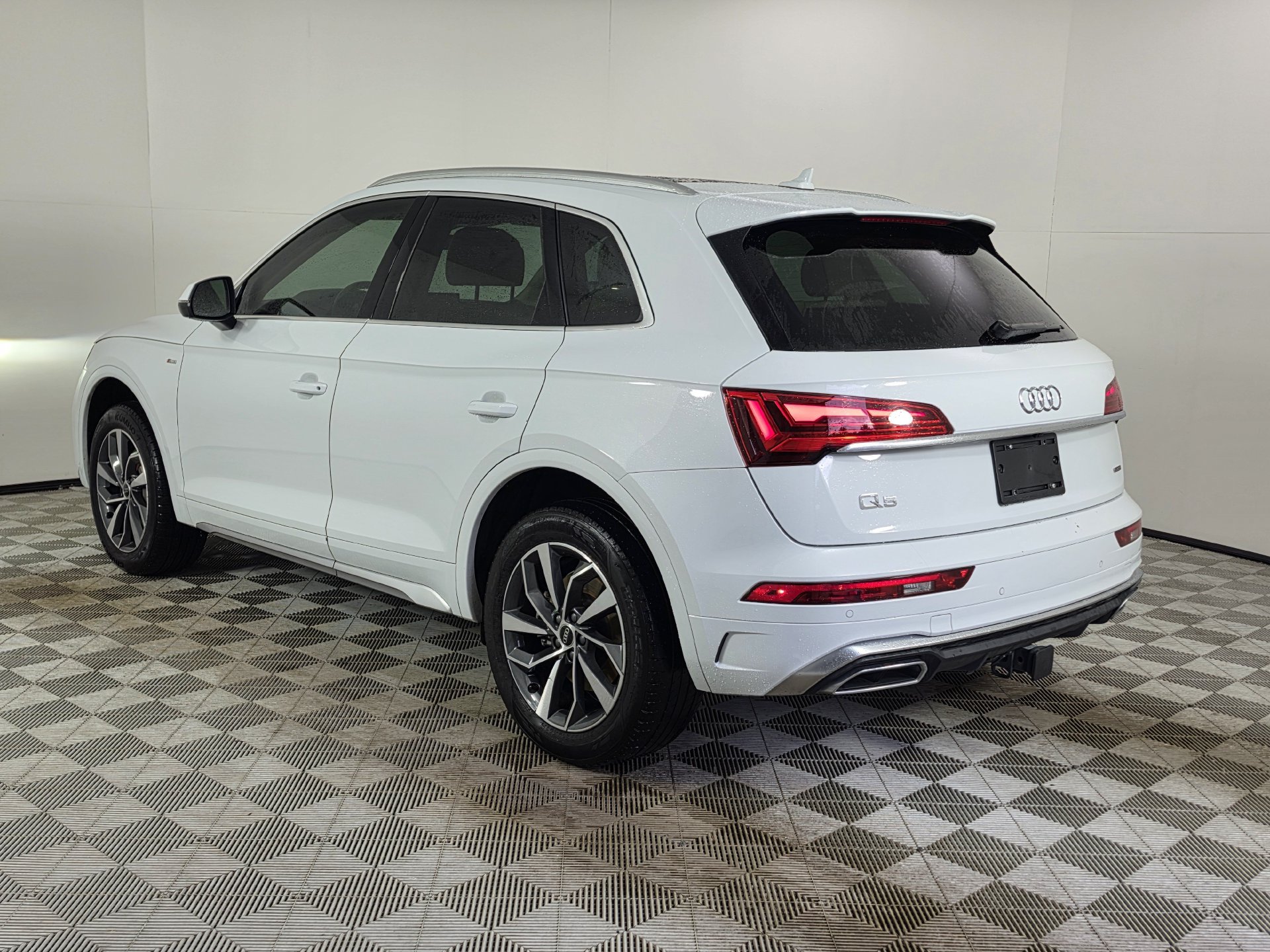Certified 2023 Audi Q5 2.0T Premium Plus w/ Premium Plus Package AWD/4WD image 41