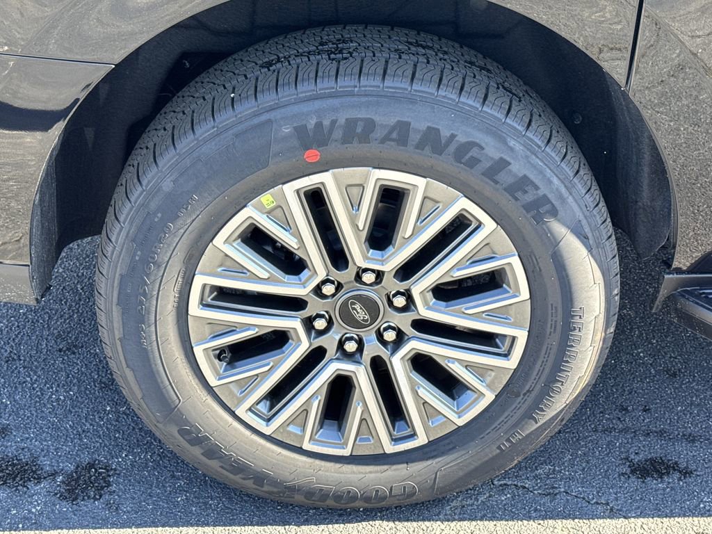 New 2026 Ford Expedition Max Platinum AWD/4WD image 18