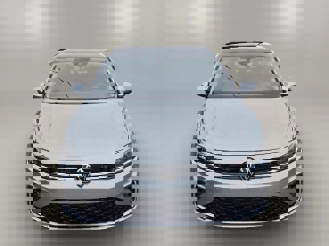 Used 2025 Volkswagen Jetta SE image 2