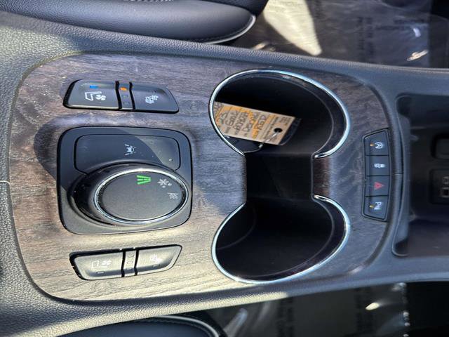 Used 2023 GMC Acadia Denali image 27