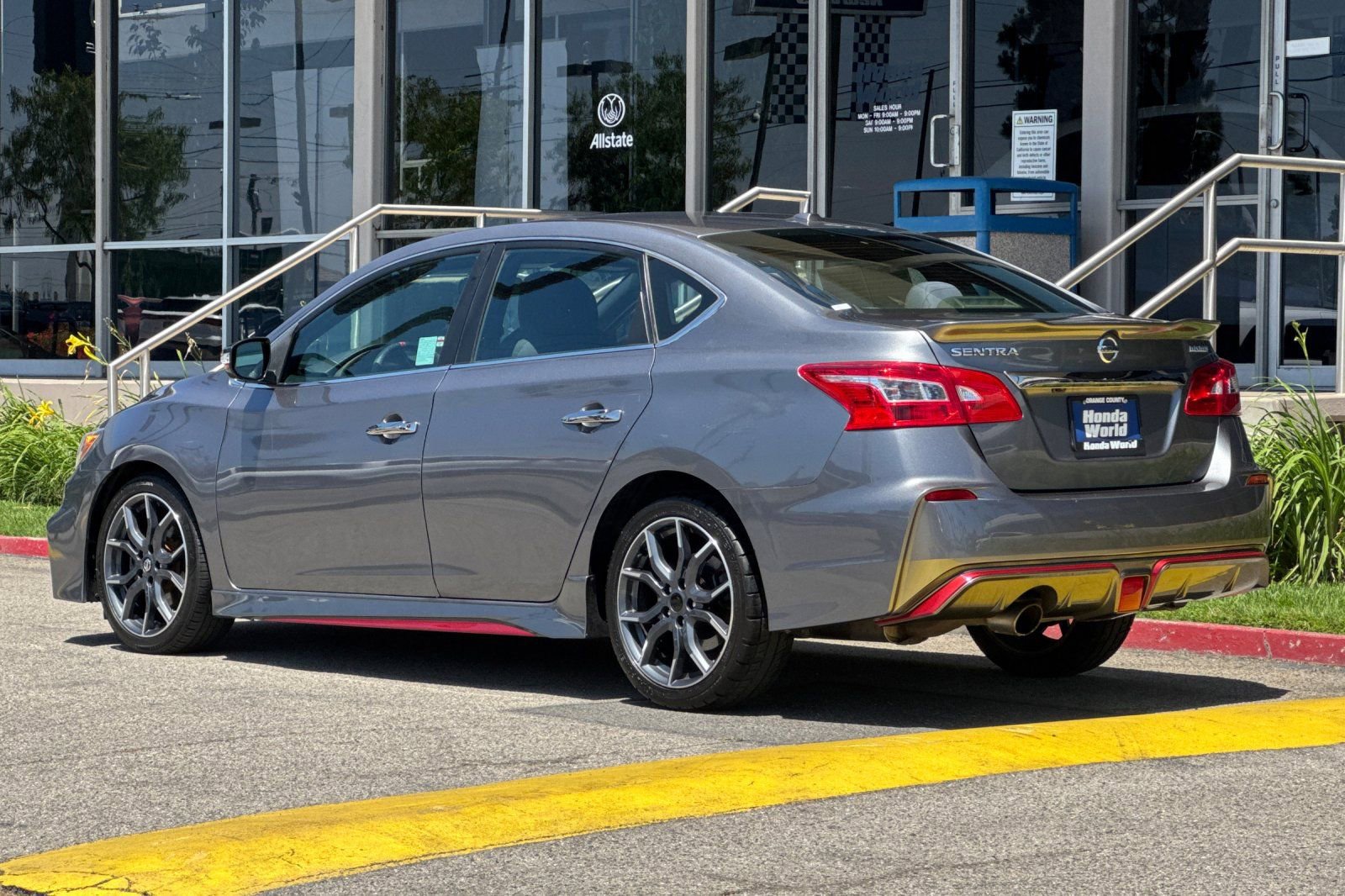 Used 2017 Nissan Sentra NISMO w/ NISMO Premium Package FWD image 6