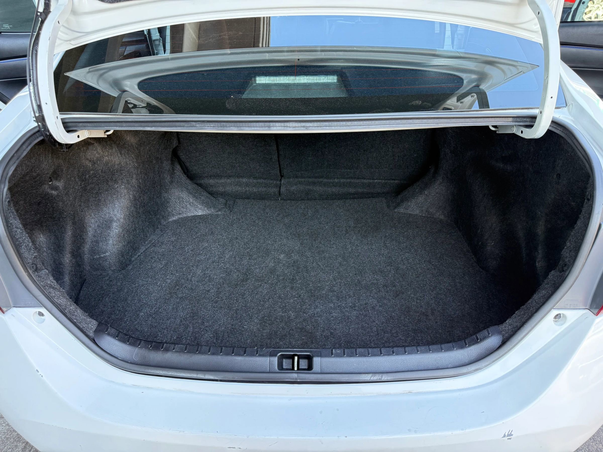Used 2017 Toyota Corolla SE image 17