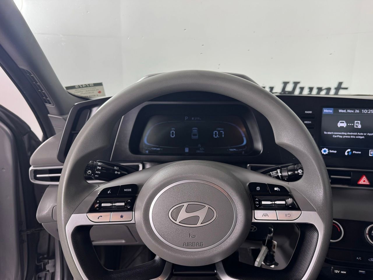 Used 2025 Hyundai Elantra SE image 18