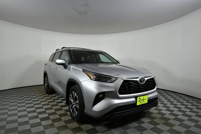 Used 2023 Toyota Highlander XLE image 8