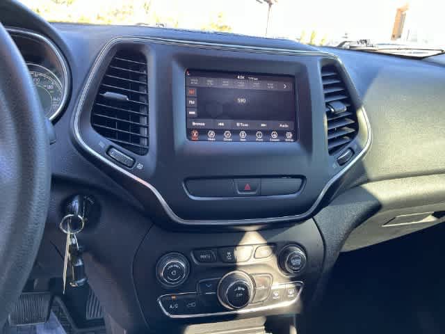 Used 2020 Jeep Cherokee Latitude FWD image 14