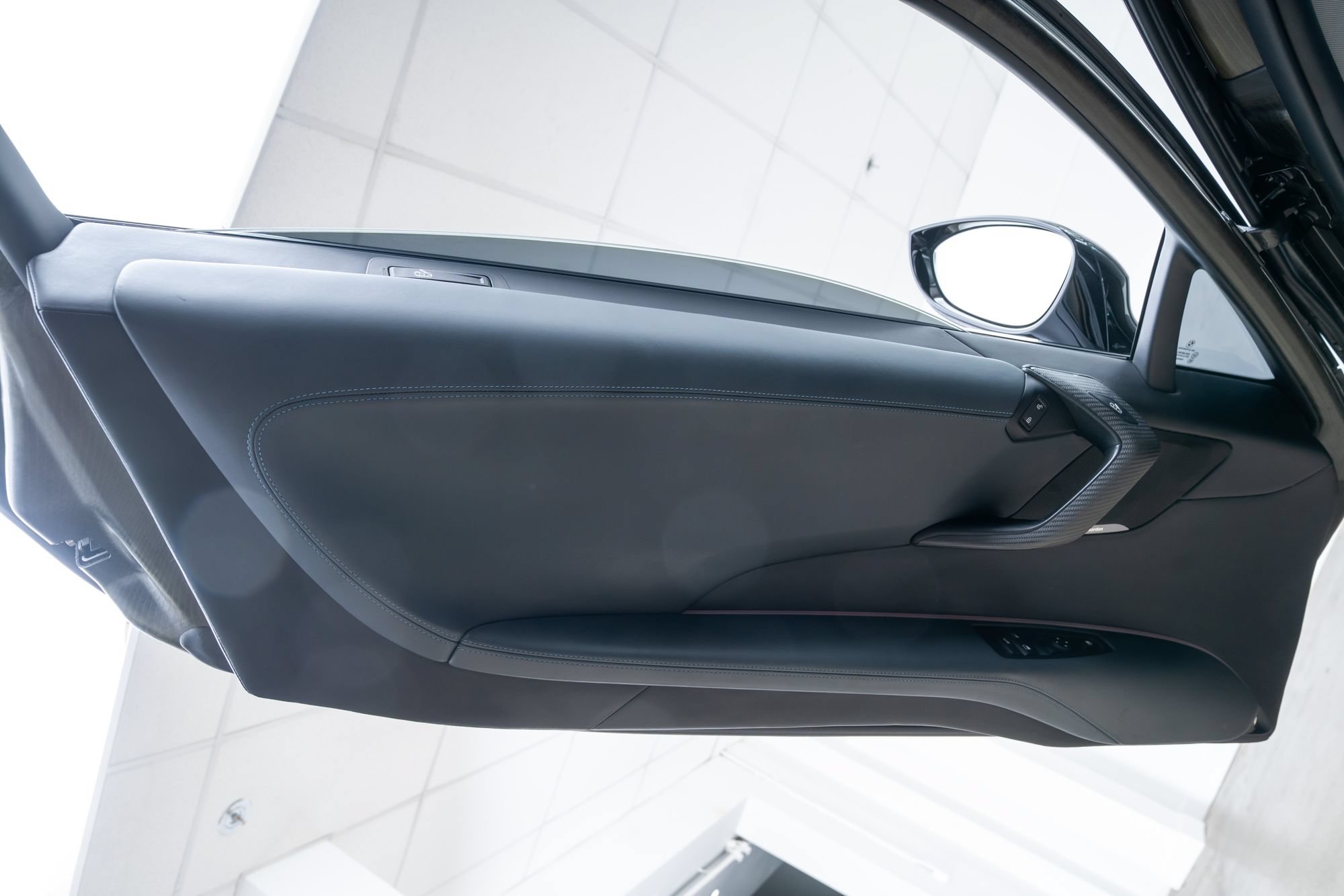Used 2020 BMW i8 Coupe AWD/4WD image 18