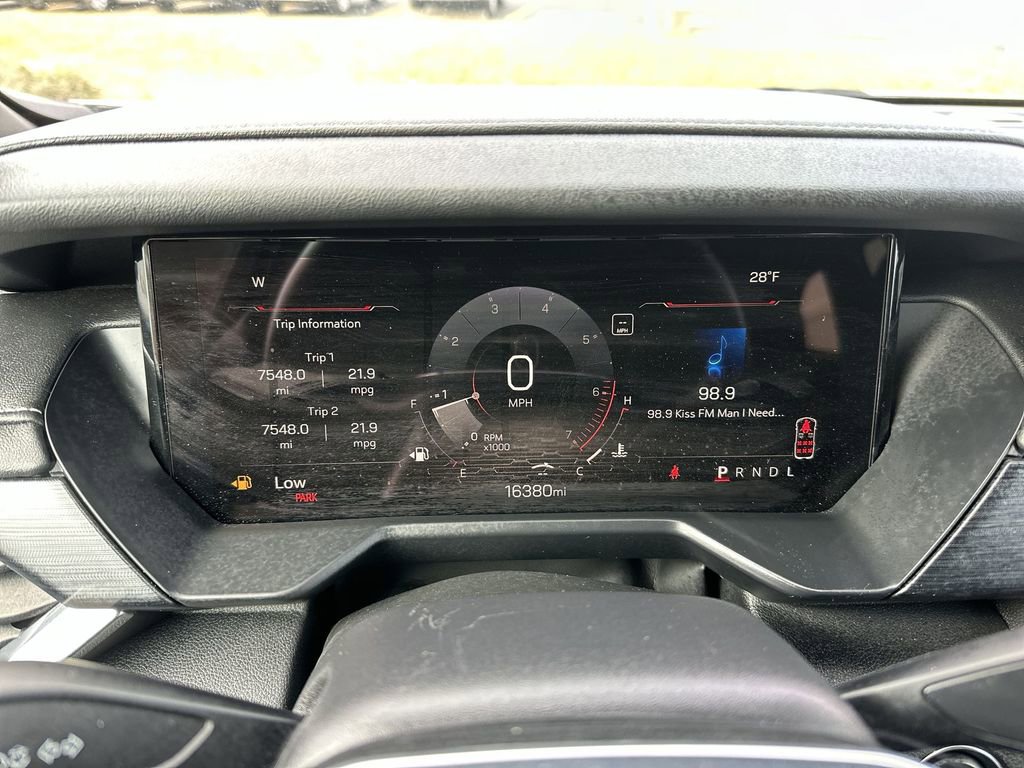 Used 2025 GMC Acadia Elevation image 15