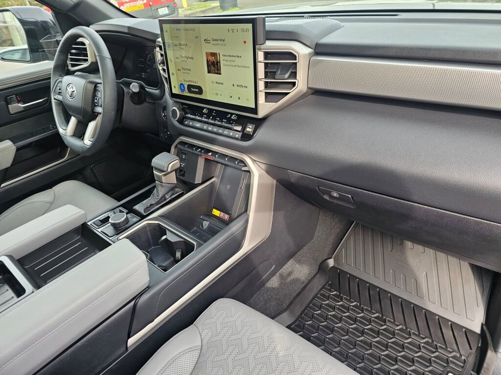 Used 2025 Toyota Tundra Limited image 13