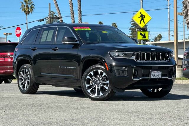 Used 2022 Jeep Grand Cherokee Overland w/ Advanced Protech Group III image 2