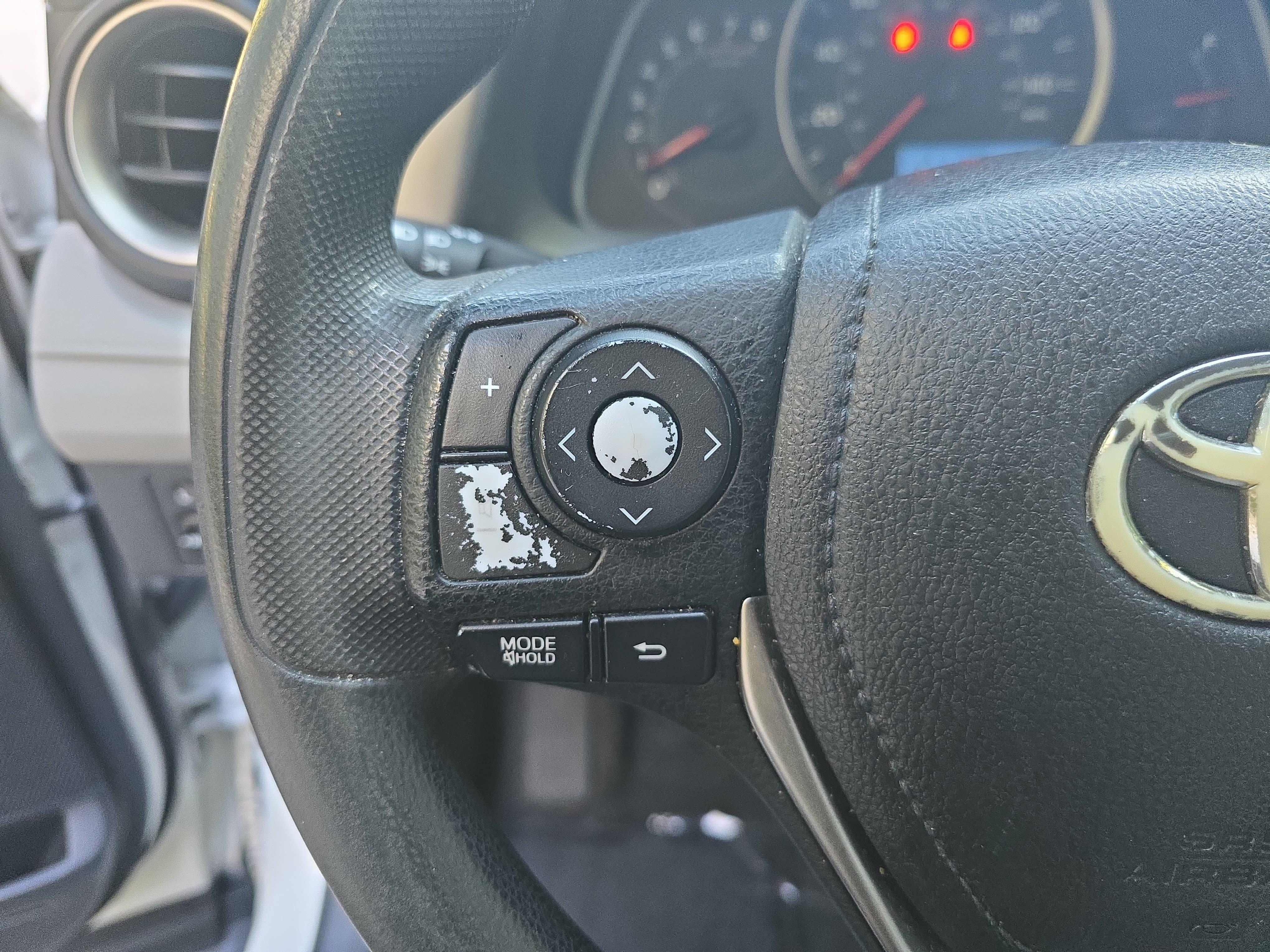 Used 2013 Toyota RAV4 LE FWD image 16