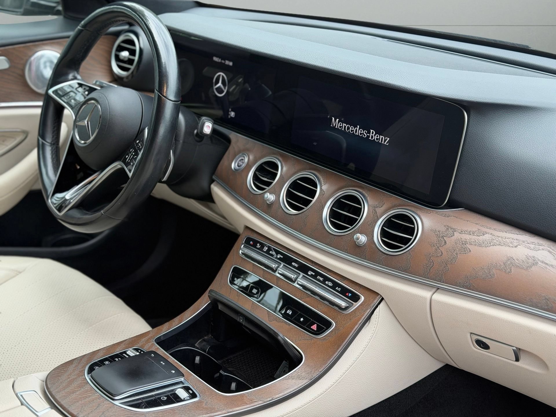Used 2021 Mercedes-Benz E 350 Sedan image 2