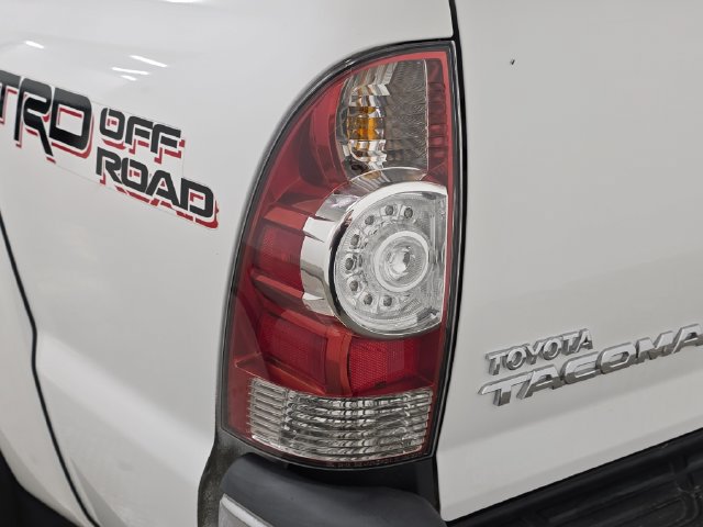 Used 2015 Toyota Tacoma 4x4 Double Cab w/ TRD Off-Road Package image 31