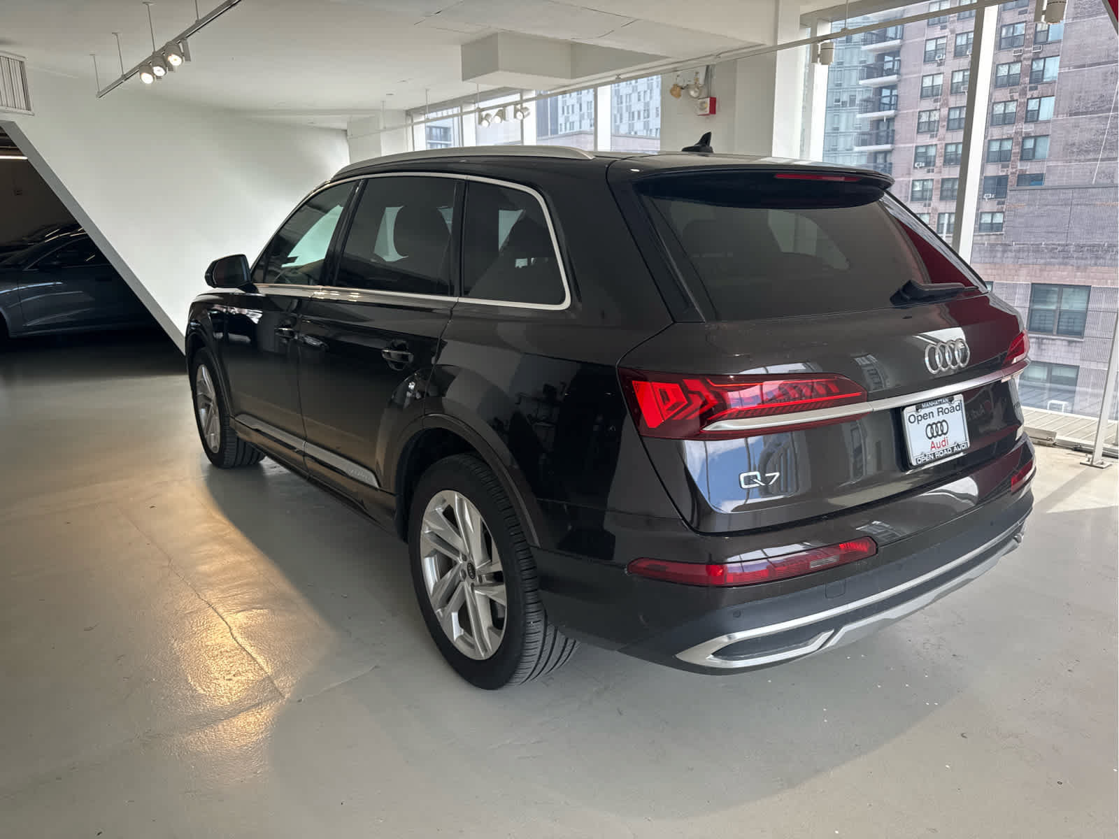 Used 2023 Audi Q7 3.0T Premium Plus w/ Premium Plus Package AWD/4WD image 2