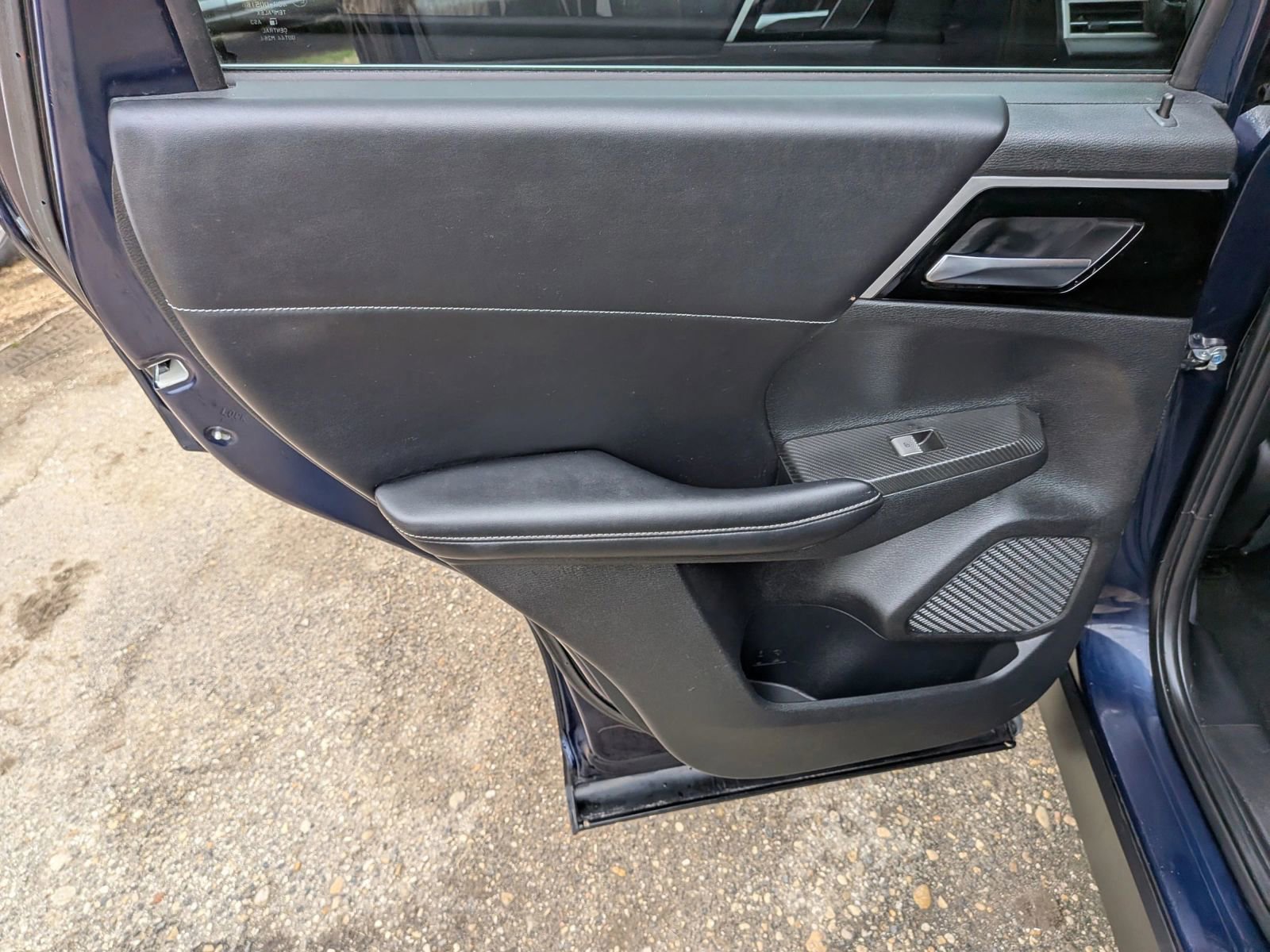 Used 2022 Mitsubishi Outlander SE image 25