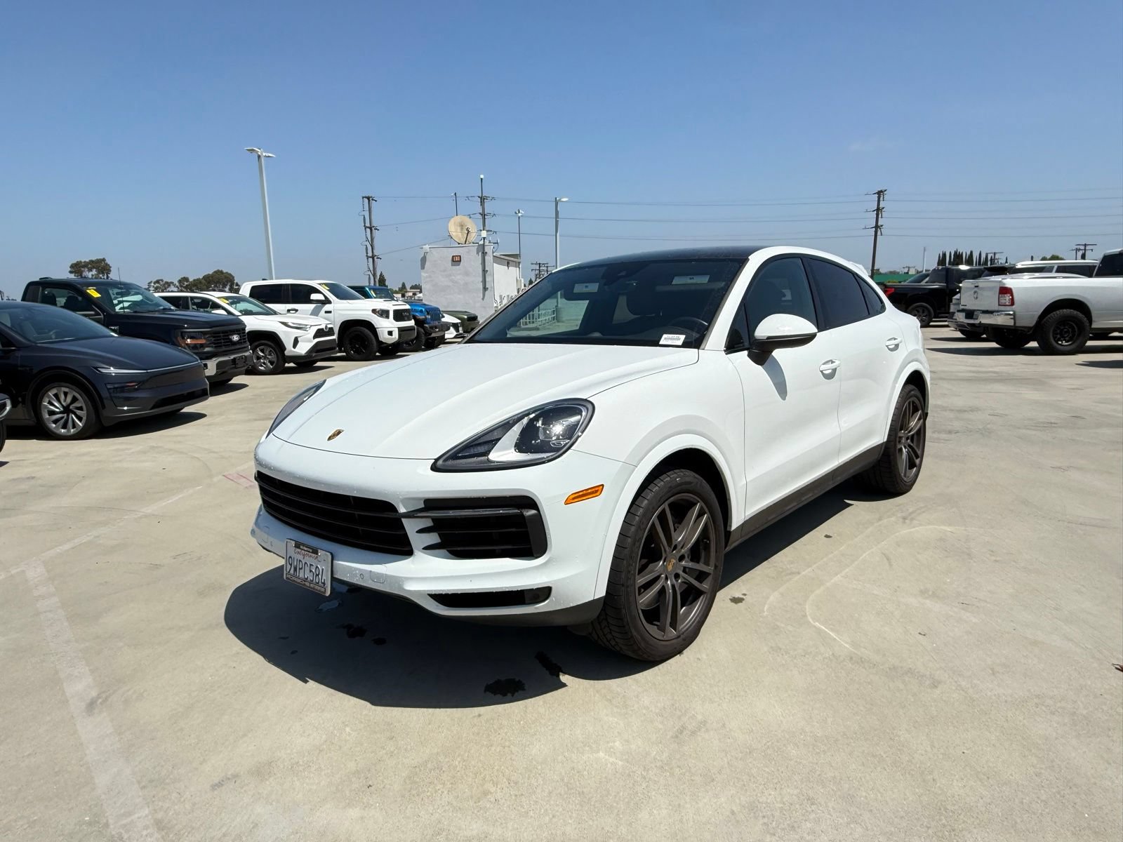 Used 2022 Porsche Cayenne Coupe AWD/4WD image 1