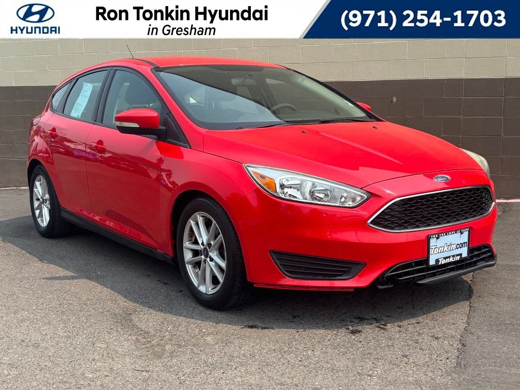 Used 2016 Ford Focus SE FWD image 1