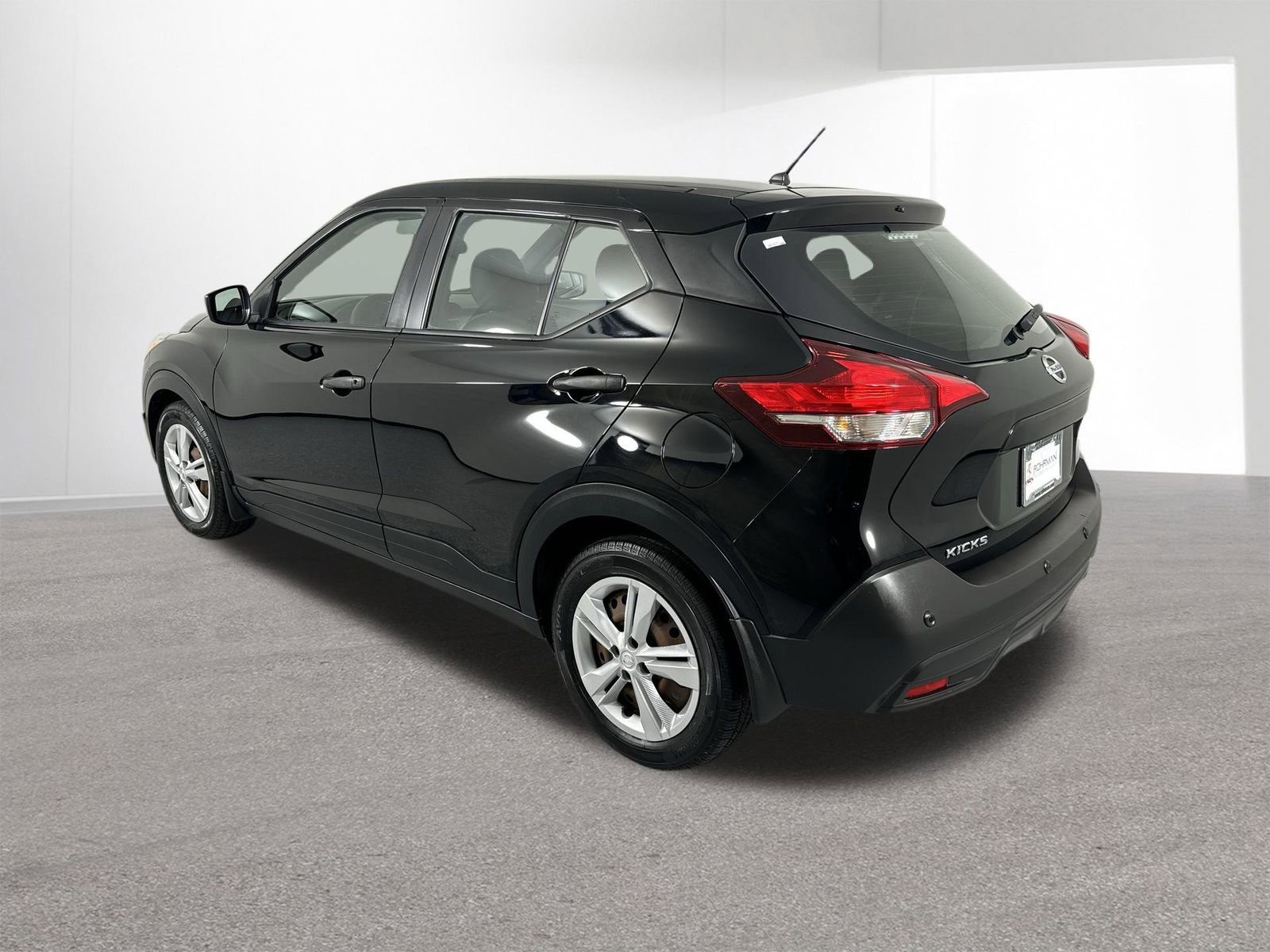 Used 2020 Nissan Kicks S image 32
