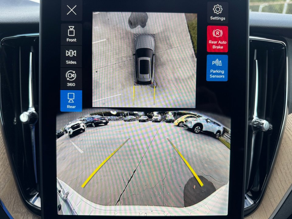 New 2026 Volvo XC60 B5 Plus w/ Protection Package Premier image 19