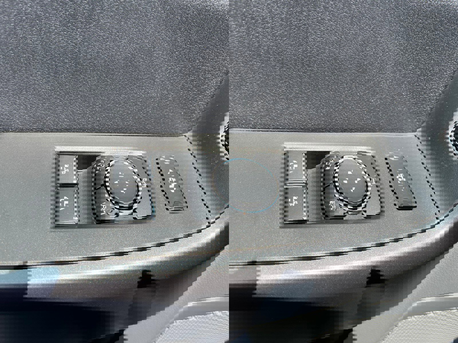 New 2025 Ford F450 XLT w/ XLT Value Package image 12